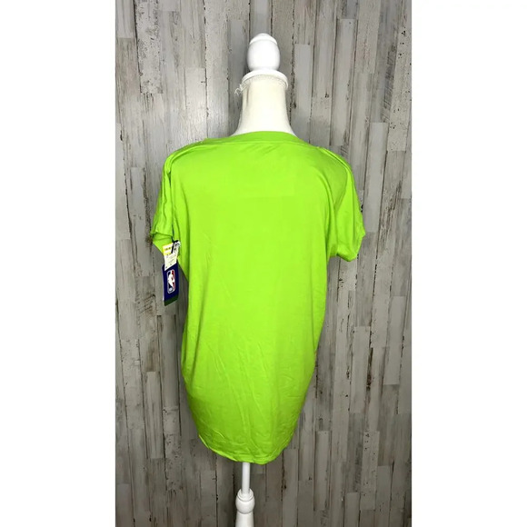 NWT Minnesota Timberwolves Women's Size Large Green Logo T-Shirt - Picture 3 of 4